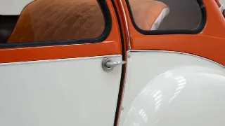 Foto 33 di 40: Citroen 2 CV