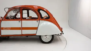 Foto 35 di 40: Citroen 2 CV