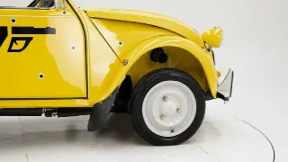 Foto 10 di 40: Citroen 2CV 6 James Bond 007