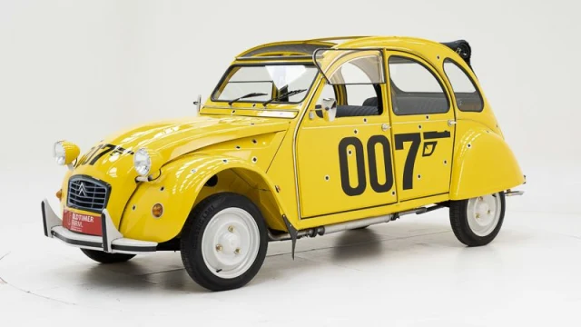 Citroen 2CV 6 James Bond 007