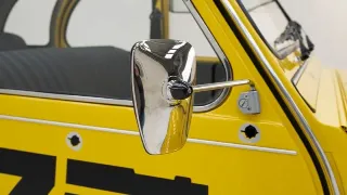 Foto 35 di 40: Citroen 2CV 6 James Bond 007
