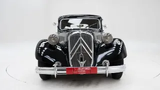 Foto 26 di 40: Citroen Traction 6H
