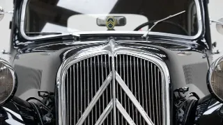 Foto 27 di 40: Citroen Traction 6H