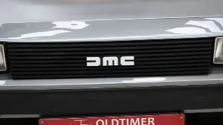 Foto 12 di 40: DeLorean DMC-12
