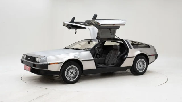 DeLorean DMC-12