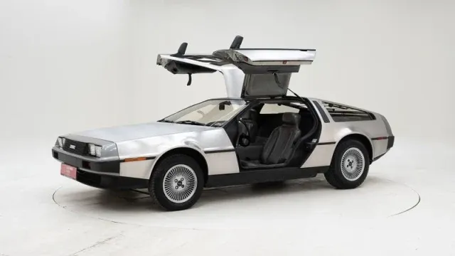 DeLorean DMC-12