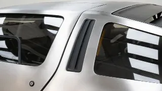 Foto 36 di 40: DeLorean DMC-12