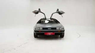 Foto 5 di 40: DeLorean DMC-12