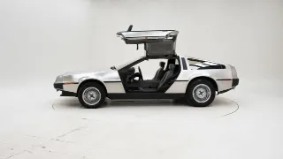 Foto 8 di 40: DeLorean DMC-12