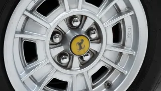 Foto 23 di 40: Ferrari 208 GT4