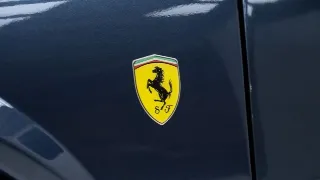 Foto 25 di 40: Ferrari 208 GT4