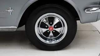 Foto 11 di 40: Ford Mustang Cabrio V8
