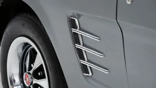 Foto 16 di 40: Ford Mustang Cabrio V8