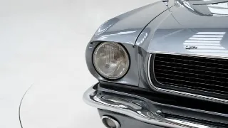Foto 27 di 40: Ford Mustang Cabrio V8