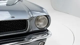 Foto 28 di 40: Ford Mustang Cabrio V8