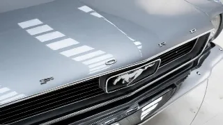 Foto 30 di 40: Ford Mustang Cabrio V8