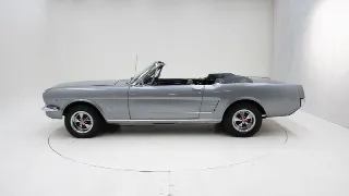 Foto 34 di 40: Ford Mustang Cabrio V8