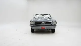 Foto 5 di 40: Ford Mustang Cabrio V8