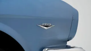 Foto 13 di 40: Ford Mustang Coupe V8