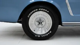 Foto 18 di 40: Ford Mustang Coupe V8