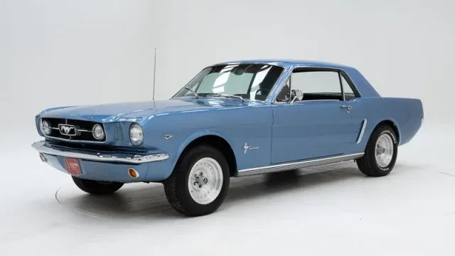 Ford Mustang Coupe V8