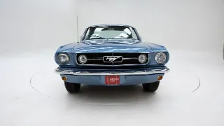 Foto 23 di 40: Ford Mustang Coupe V8