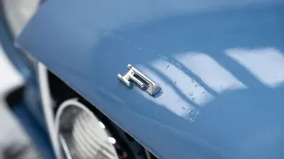 Foto 32 di 40: Ford Mustang Coupe V8