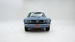 Foto 5 di 40: Ford Mustang Coupe V8