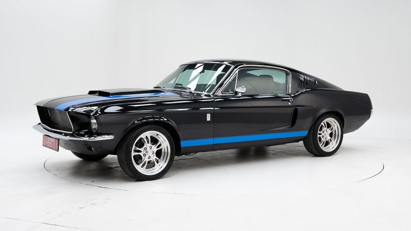 Ford Mustang Fastback V8