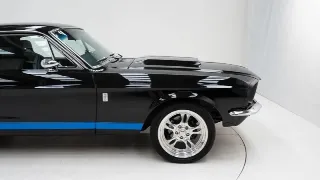 Foto 10 di 40: Ford Mustang Fastback V8