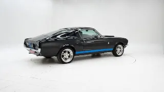 Foto 2 di 40: Ford Mustang Fastback V8