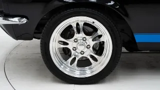 Foto 34 di 40: Ford Mustang Fastback V8