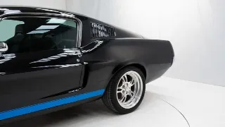 Foto 38 di 40: Ford Mustang Fastback V8