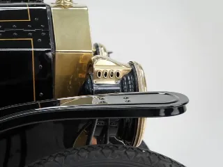 Foto 16 di 40: Ford T Touring Brass
