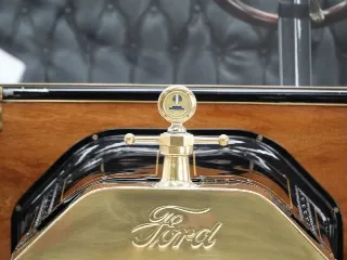 Foto 26 di 40: Ford T Touring Brass