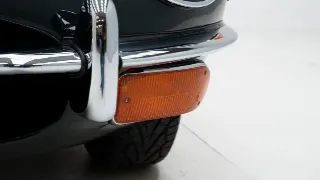 Foto 15 di 40: Jaguar E-Type 4.2 S2