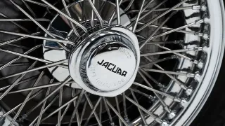 Foto 26 di 40: Jaguar E-Type 4.2 S2