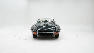 Foto 6 di 40: Jaguar E-Type 4.2 S2