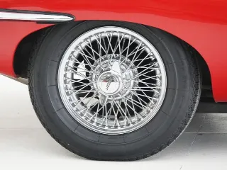 Foto 16 di 40: Jaguar E-Type Series 1 OTS