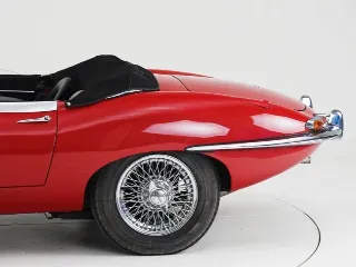 Foto 28 di 40: Jaguar E-Type Series 1 OTS