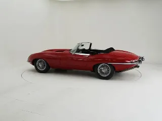 Foto 4 di 40: Jaguar E-Type Series 1 OTS
