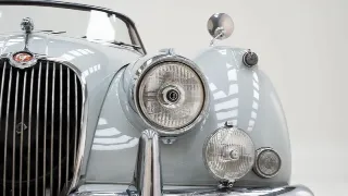 Foto 23 di 40: Jaguar XK 150 SE DHC