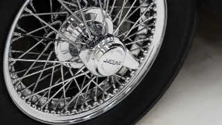 Foto 27 di 40: Jaguar XK 150 SE DHC
