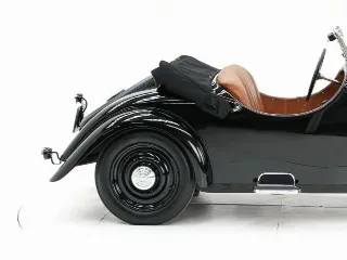 Foto 12 di 40: Mercedes-Benz 170/6 Roadster by Reutter