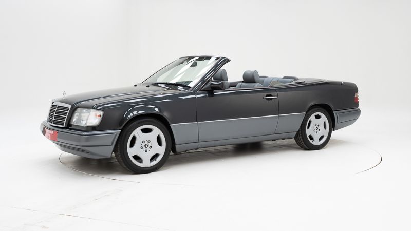 Mercedes-Benz 220 E