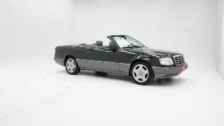 Foto 3 di 40: Mercedes-Benz 220 E