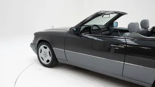 Foto 40 di 40: Mercedes-Benz 220 E
