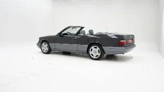 Foto 4 di 40: Mercedes-Benz 220 E