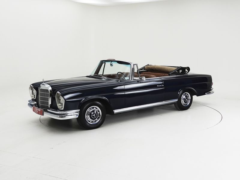Mercedes-Benz 220 SE Cabriolet