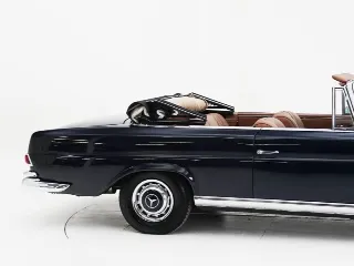 Foto 11 di 40: Mercedes-Benz 220 SE Cabriolet